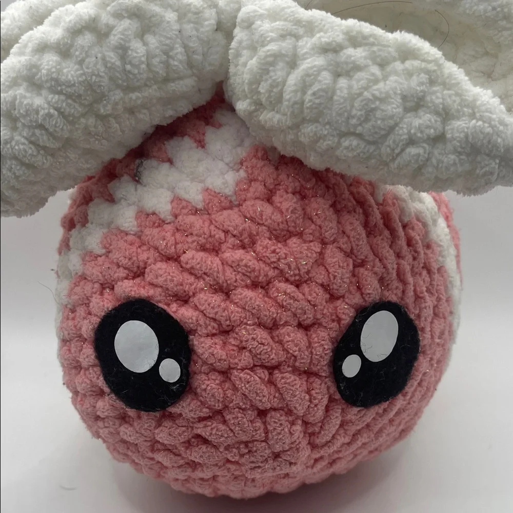 Plush Pink and White Small‎ bee